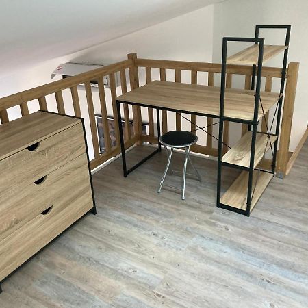 Studio Meuble Du Bourg Puymiclan ภายนอก รูปภาพ